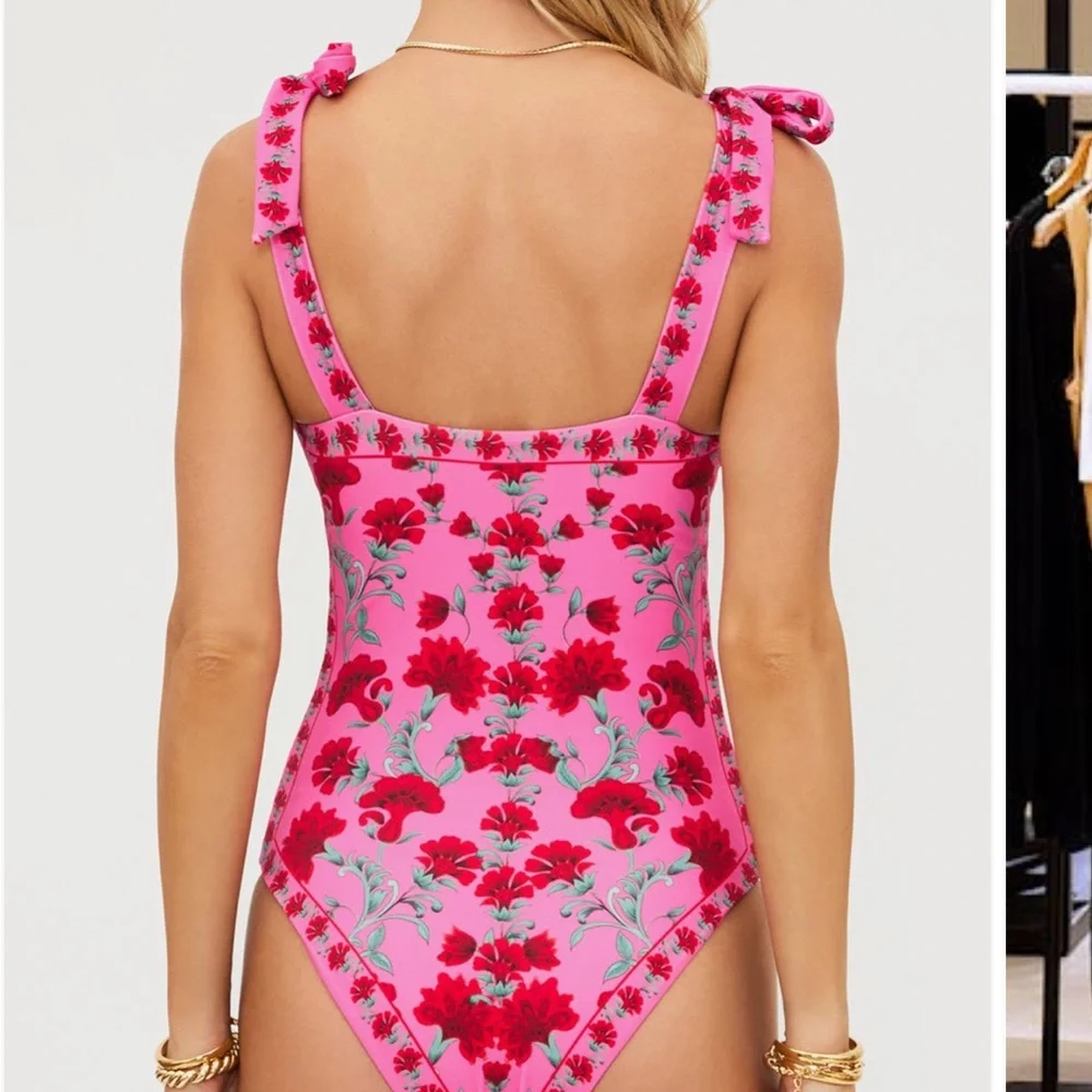 EUC Beach Riot Akira Floral Pink Floral One-Piece Swimsuit Size M - Picture 2 of 5